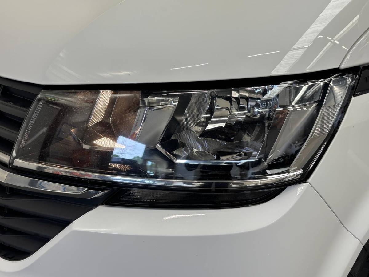 Volkswagen Transporter Volkswagen Transporter 2.0 TDI L1H1 30 Comfortline Airco Cruise Control Apple Carplay Side-bars Licht Metalen velgen Verwarmbare voorstoelen