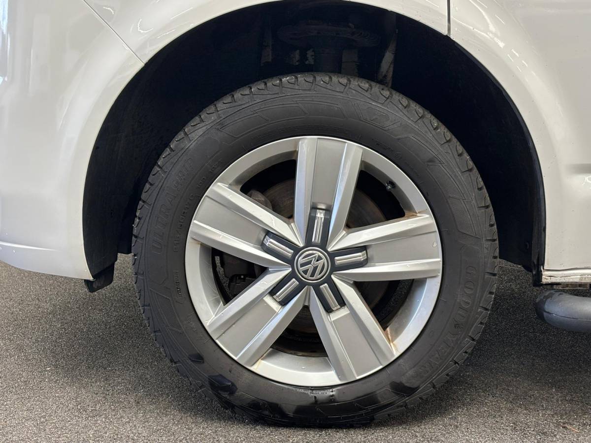 Volkswagen Transporter Volkswagen Transporter 2.0 TDI L1H1 30 Comfortline Airco Cruise Control Apple Carplay Side-bars Licht Metalen velgen Verwarmbare voorstoelen