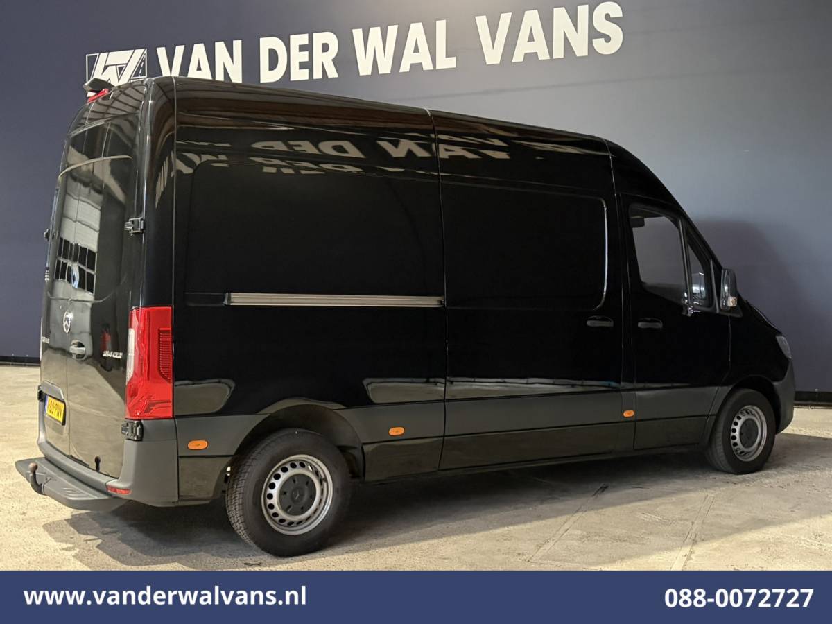 Mercedes-Benz Sprinter Mercedes-Benz Sprinter 314 CDI 143pk L2H2 Euro6 Airco | Camera | Apple Carplay | Trekhaak | Cruisecontrol Android Auto, Stoelverwarming, 270 Graden Achterdeuren, Parkeersensoren, Bijrijdersbank