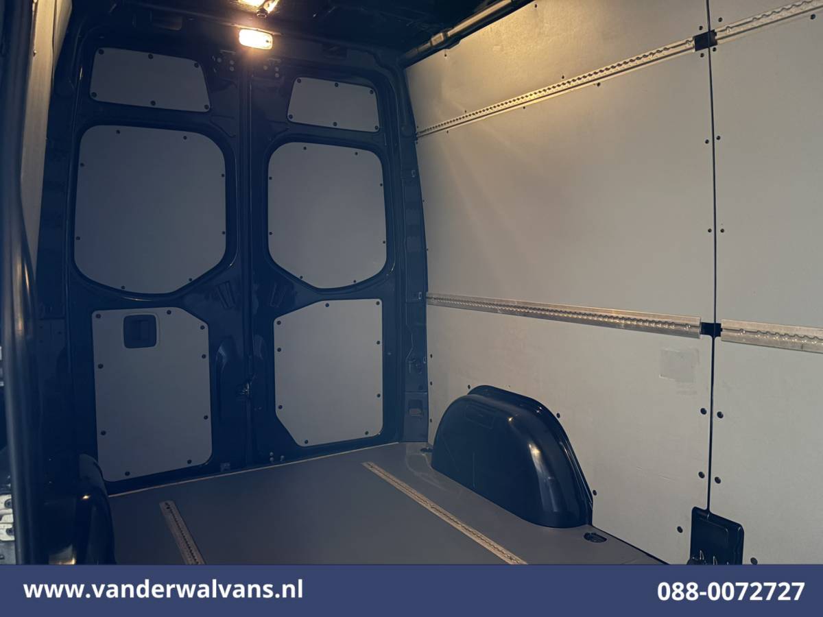 Mercedes-Benz Sprinter Mercedes-Benz Sprinter 314 CDI 143pk L2H2 Euro6 Airco | Camera | Apple Carplay | Trekhaak | Cruisecontrol Android Auto, Stoelverwarming, 270 Graden Achterdeuren, Parkeersensoren, Bijrijdersbank