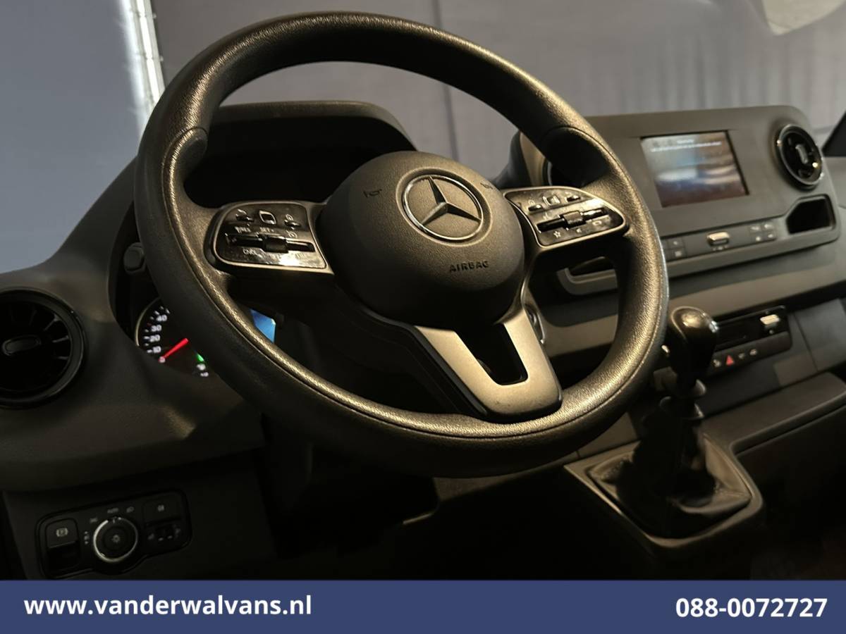 Mercedes-Benz Sprinter Mercedes-Benz Sprinter 314 CDI 143pk L2H2 Euro6 Airco | Camera | Apple Carplay | Trekhaak | Cruisecontrol Android Auto, Stoelverwarming, 270 Graden Achterdeuren, Parkeersensoren, Bijrijdersbank