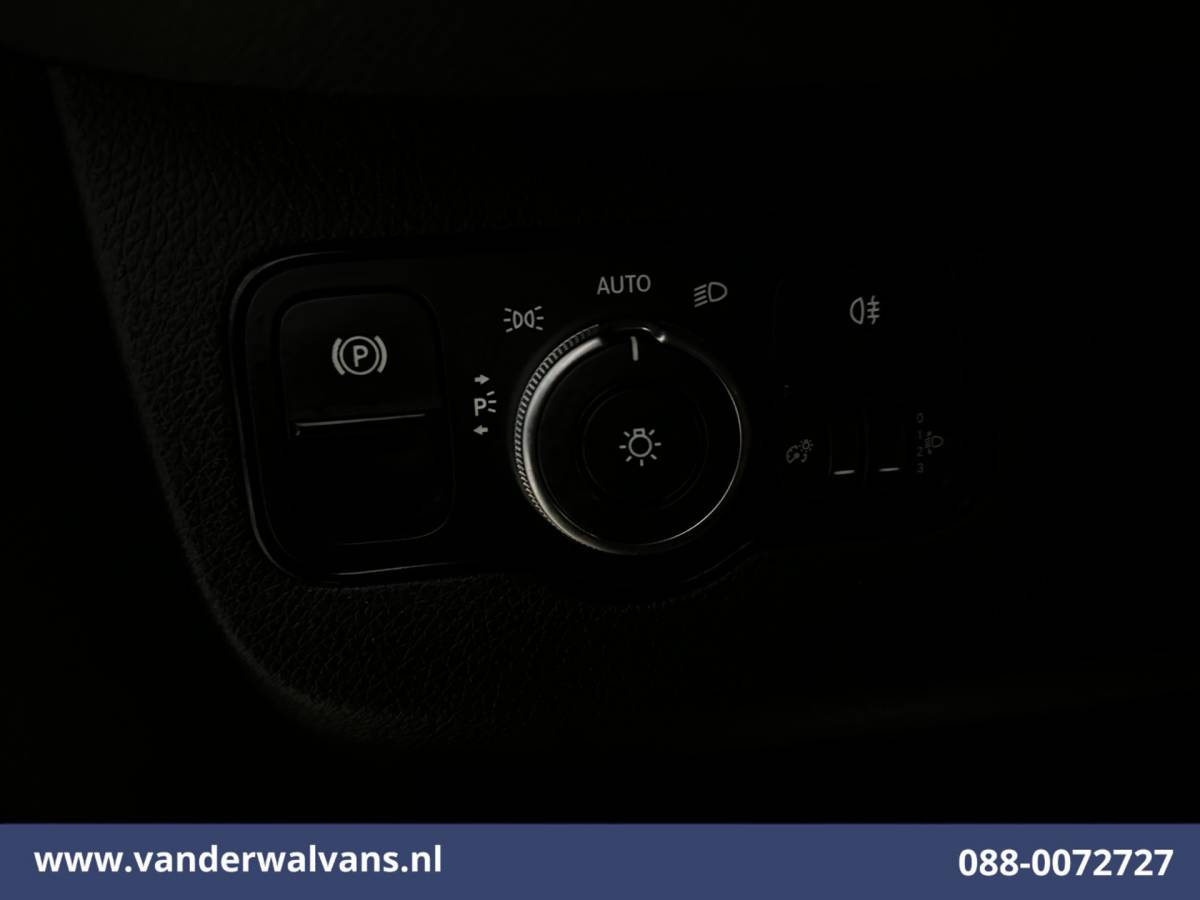 Mercedes-Benz Sprinter Mercedes-Benz Sprinter 314 CDI 143pk L2H2 Euro6 Airco | Camera | Apple Carplay | Trekhaak | Cruisecontrol Android Auto, Stoelverwarming, 270 Graden Achterdeuren, Parkeersensoren, Bijrijdersbank