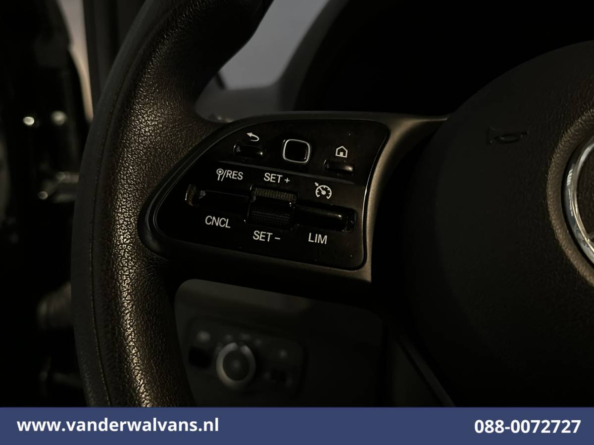 Mercedes-Benz Sprinter Mercedes-Benz Sprinter 314 CDI 143pk L2H2 Euro6 Airco | Camera | Apple Carplay | Trekhaak | Cruisecontrol Android Auto, Stoelverwarming, 270 Graden Achterdeuren, Parkeersensoren, Bijrijdersbank