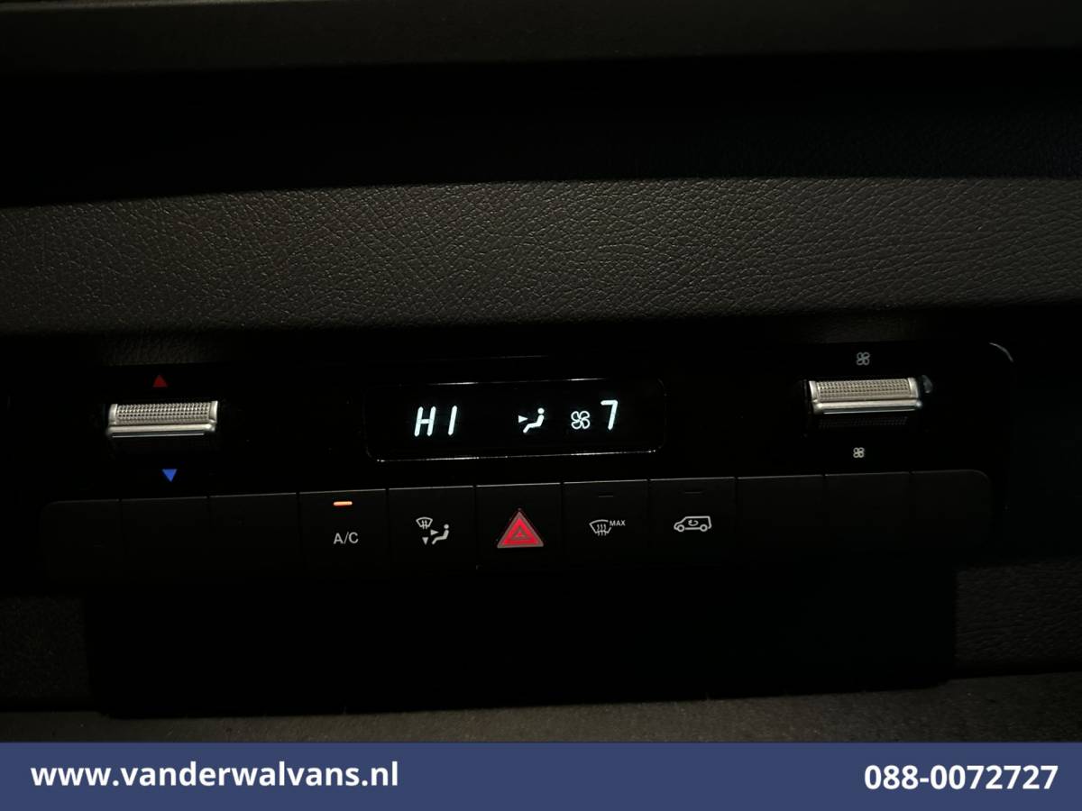 Mercedes-Benz Sprinter Mercedes-Benz Sprinter 314 CDI 143pk L2H2 Euro6 Airco | Camera | Apple Carplay | Trekhaak | Cruisecontrol Android Auto, Stoelverwarming, 270 Graden Achterdeuren, Parkeersensoren, Bijrijdersbank