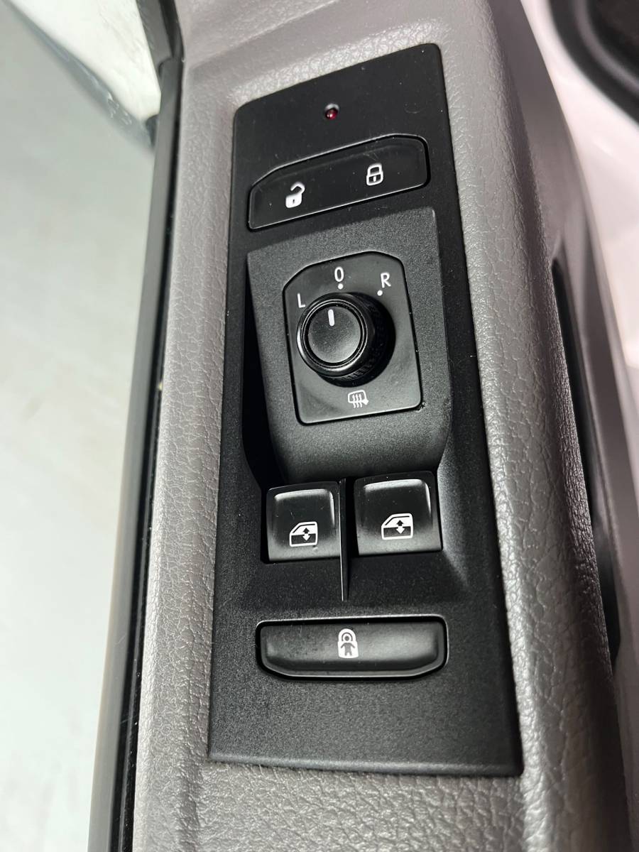 Volkswagen Transporter Volkswagen Transporter Automaat DSG Servicewagen 2.0 TDI 150pk L2H1 3Persoons Sortimo Inrichting, Airco, Navigatie, RIJKLAARPRIJS!