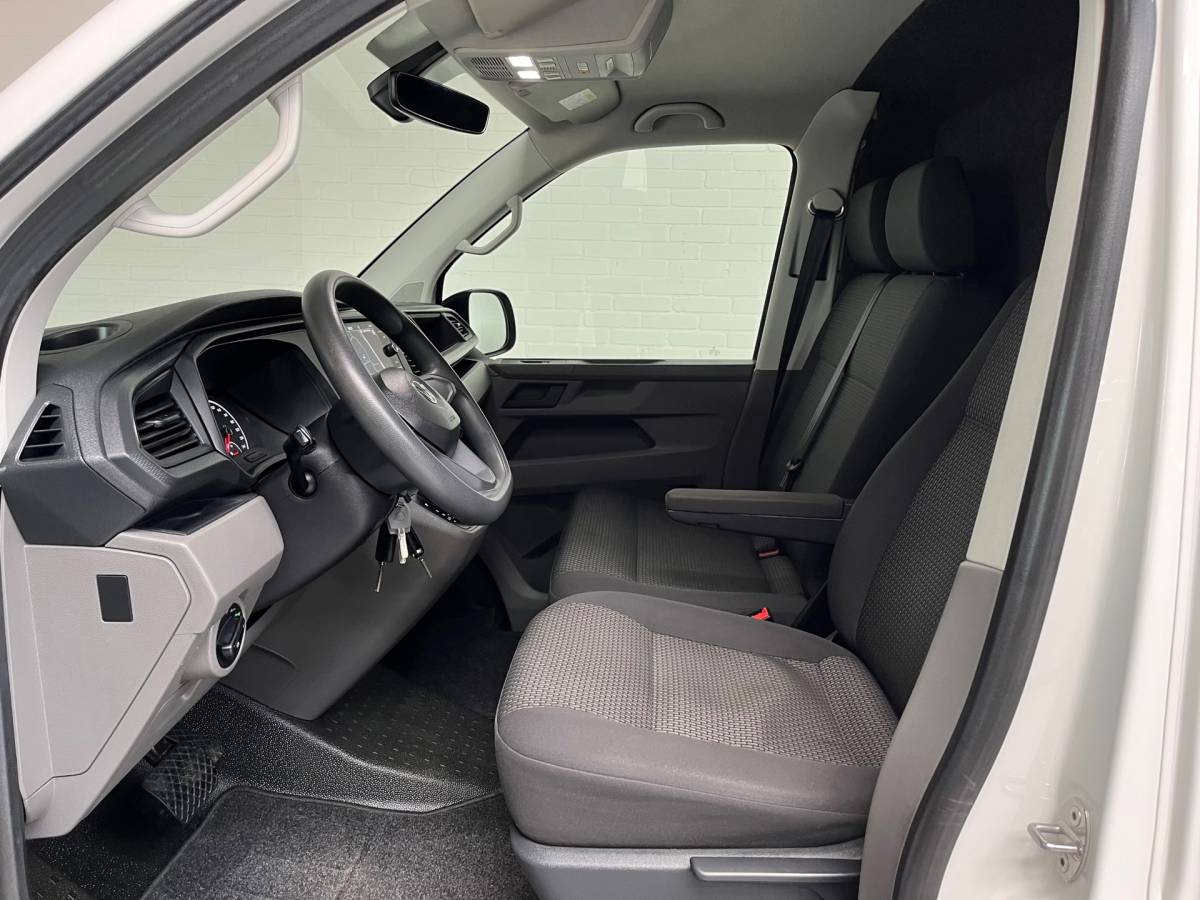 Volkswagen Transporter Volkswagen Transporter Automaat DSG Servicewagen 2.0 TDI 150pk L2H1 3Persoons Sortimo Inrichting, Airco, Navigatie, RIJKLAARPRIJS!