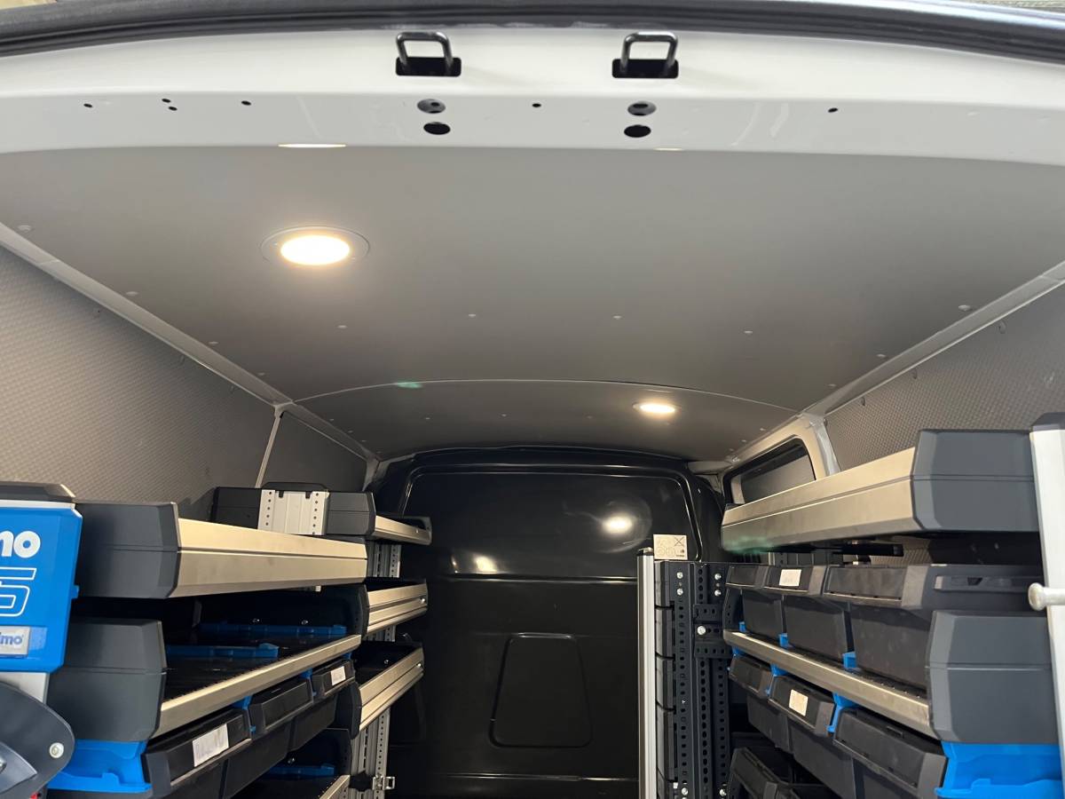 Volkswagen Transporter Volkswagen Transporter Automaat DSG Servicewagen 2.0 TDI 150pk L2H1 3Persoons Sortimo Inrichting, Airco, Navigatie, RIJKLAARPRIJS!
