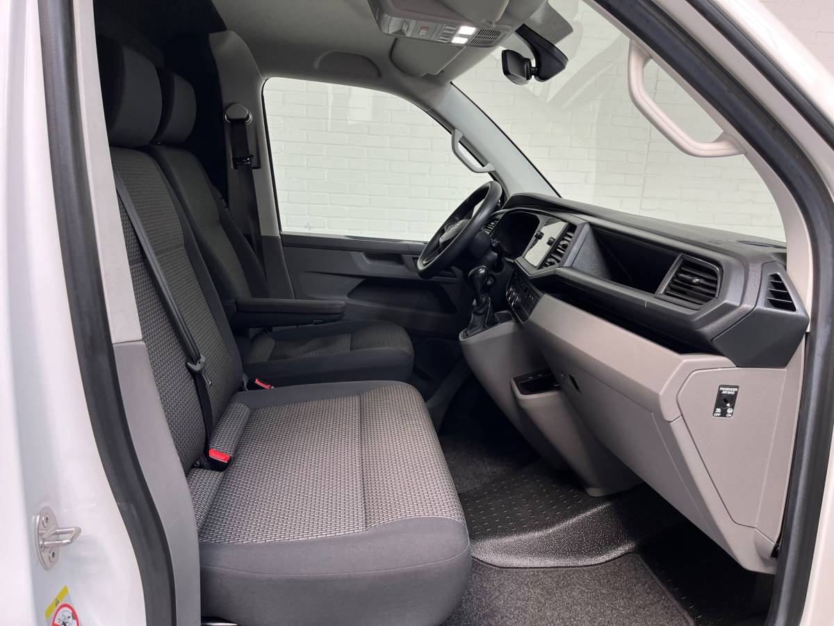 Volkswagen Transporter Volkswagen Transporter Automaat DSG Servicewagen 2.0 TDI 150pk L2H1 3Persoons Sortimo Inrichting, Airco, Navigatie, RIJKLAARPRIJS!