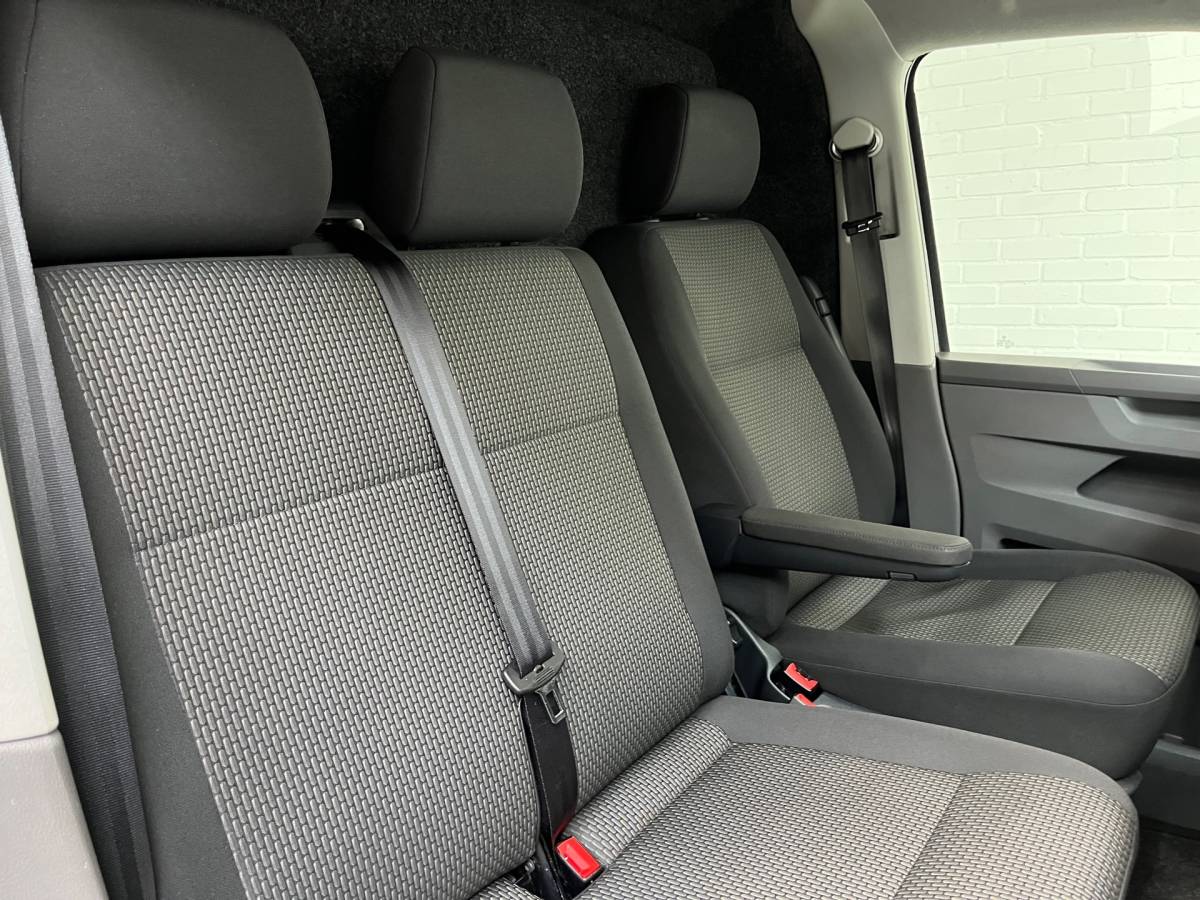 Volkswagen Transporter Volkswagen Transporter Automaat DSG Servicewagen 2.0 TDI 150pk L2H1 3Persoons Sortimo Inrichting, Airco, Navigatie, RIJKLAARPRIJS!