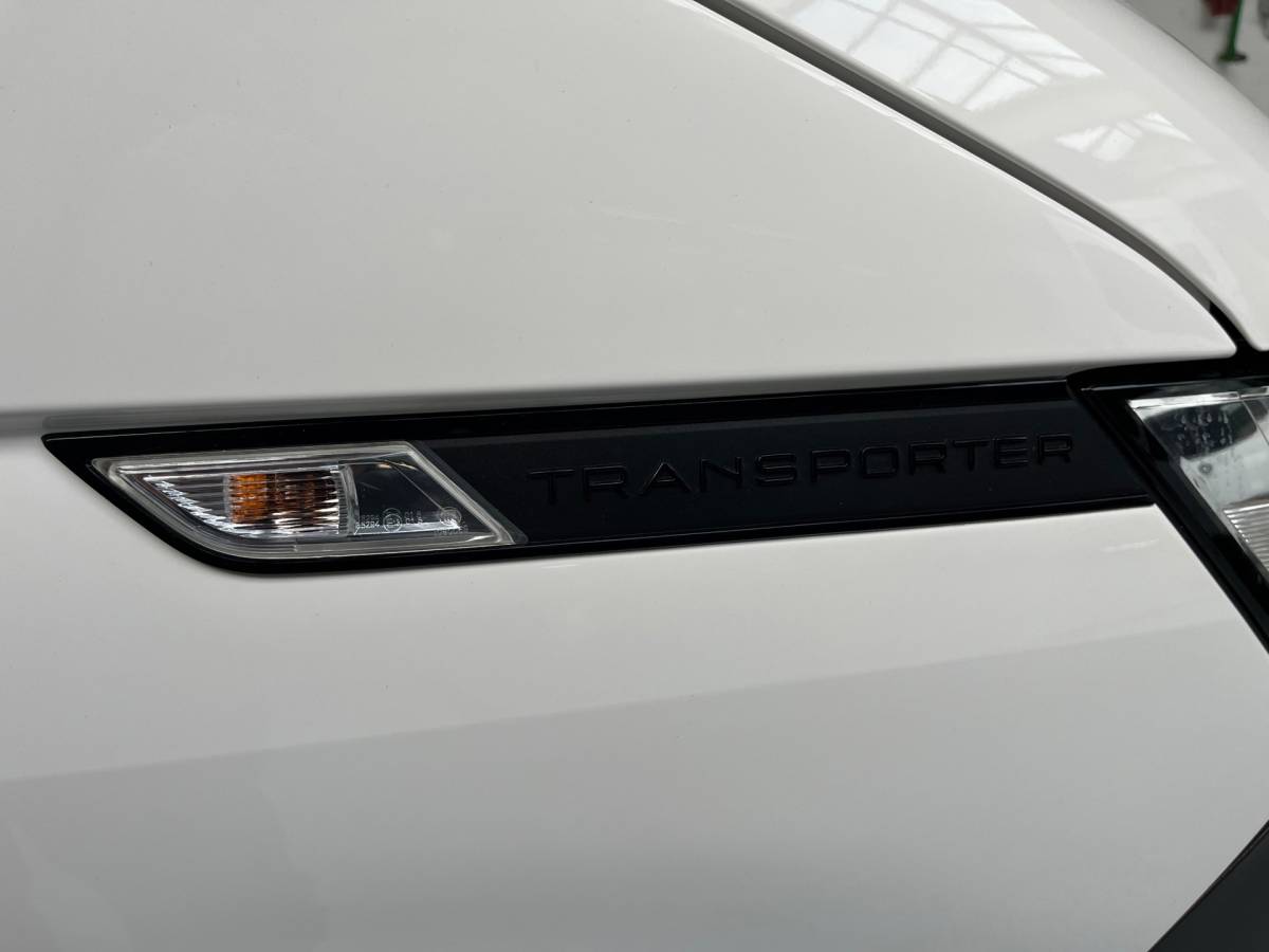 Volkswagen Transporter Volkswagen Transporter Automaat DSG Servicewagen 2.0 TDI 150pk L2H1 3Persoons Sortimo Inrichting, Airco, Navigatie, RIJKLAARPRIJS!