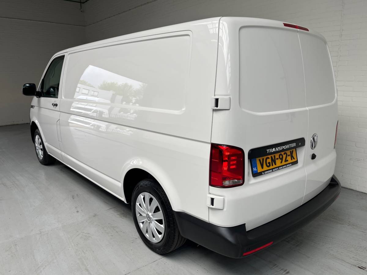 Volkswagen Transporter Volkswagen Transporter Automaat DSG Servicewagen 2.0 TDI 150pk L2H1 3Persoons Sortimo Inrichting, Airco, Navigatie, RIJKLAARPRIJS!
