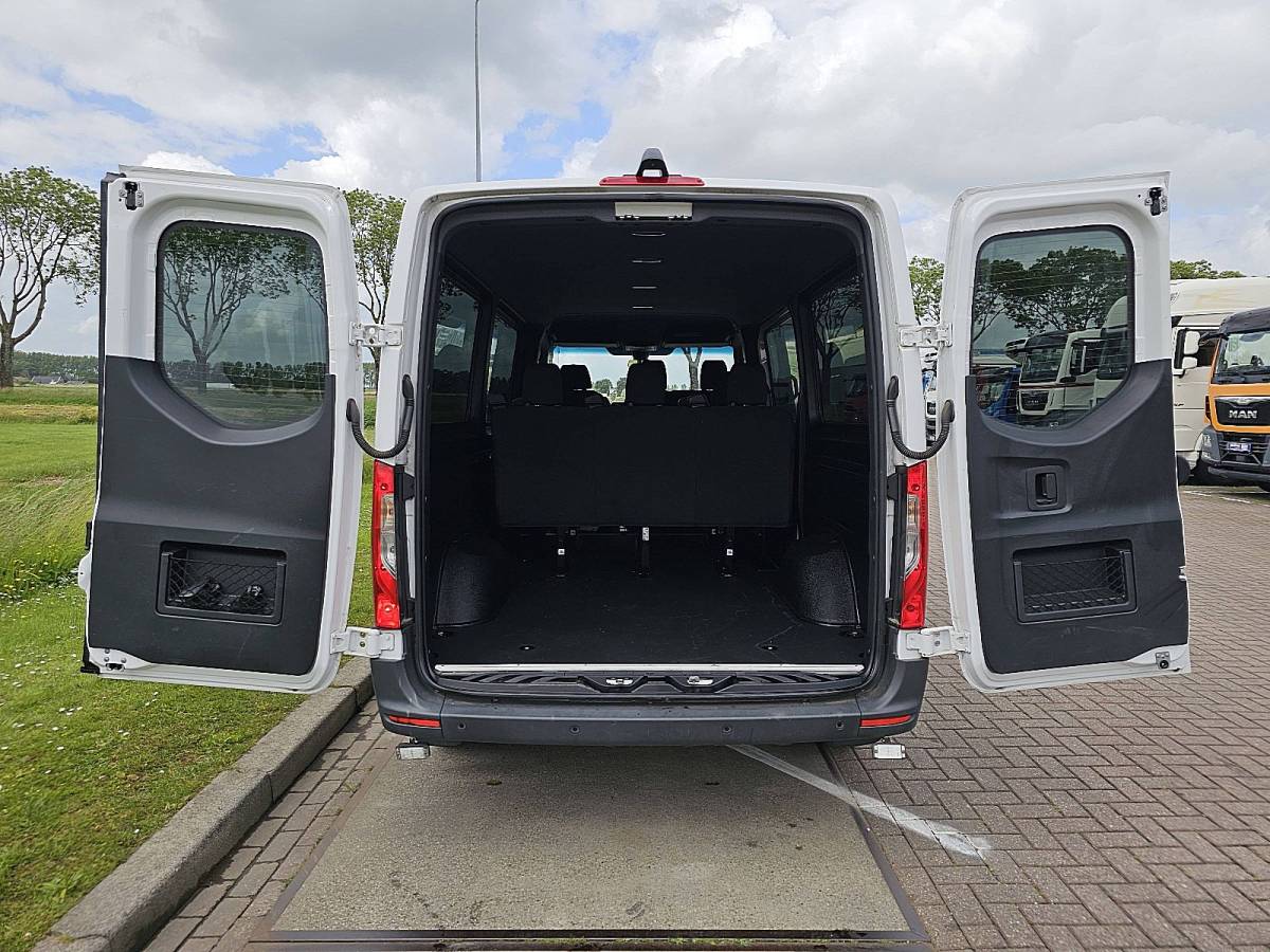 Mercedes-Benz Sprinter MERCEDES-BENZ SPRINTER 311 l2h1 9-pers tourer!