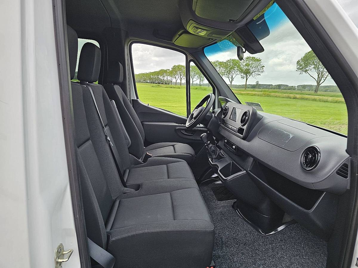 Mercedes-Benz Sprinter MERCEDES-BENZ SPRINTER 311 l2h1 9-pers tourer!