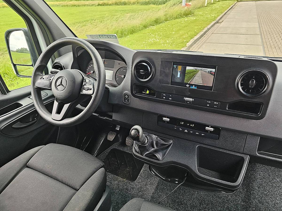 Mercedes-Benz Sprinter MERCEDES-BENZ SPRINTER 311 l2h1 9-pers tourer!