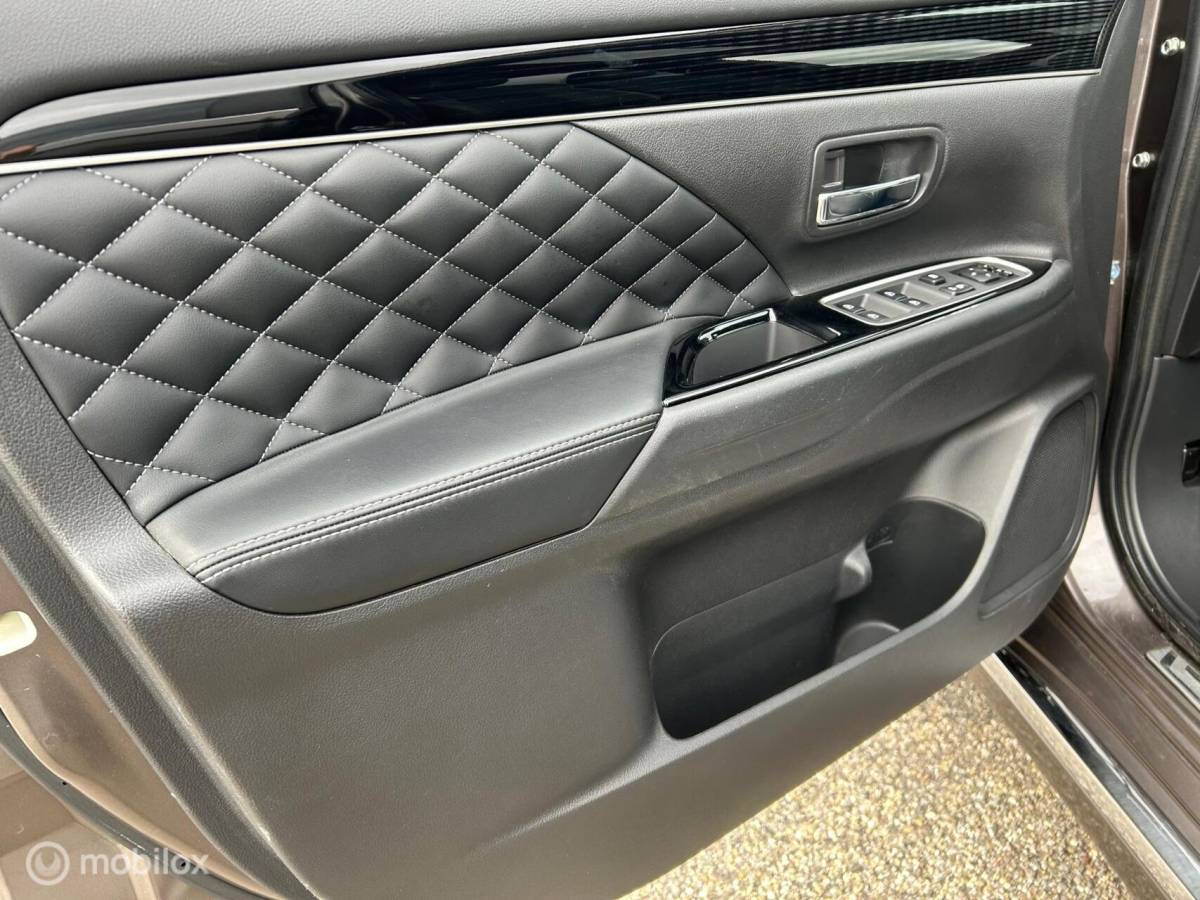 Mitsubishi Outlander Mitsubishi Outlander 2.4 PHEV Instyle Full opt. Trekhaak
