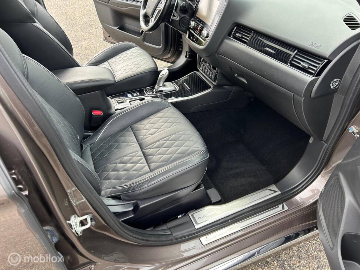 Mitsubishi Outlander Mitsubishi Outlander 2.4 PHEV Instyle Full opt. Trekhaak