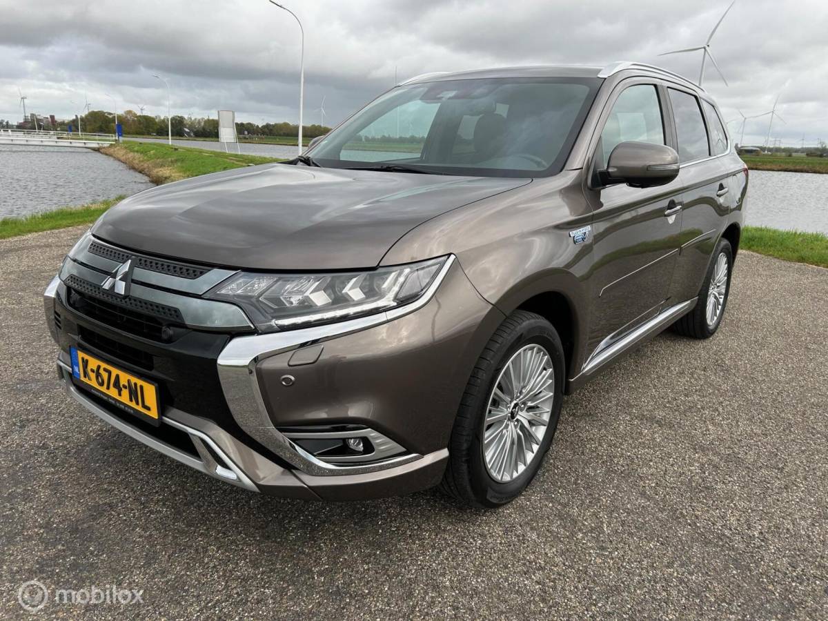 Mitsubishi Outlander Mitsubishi Outlander 2.4 PHEV Instyle Full opt. Trekhaak