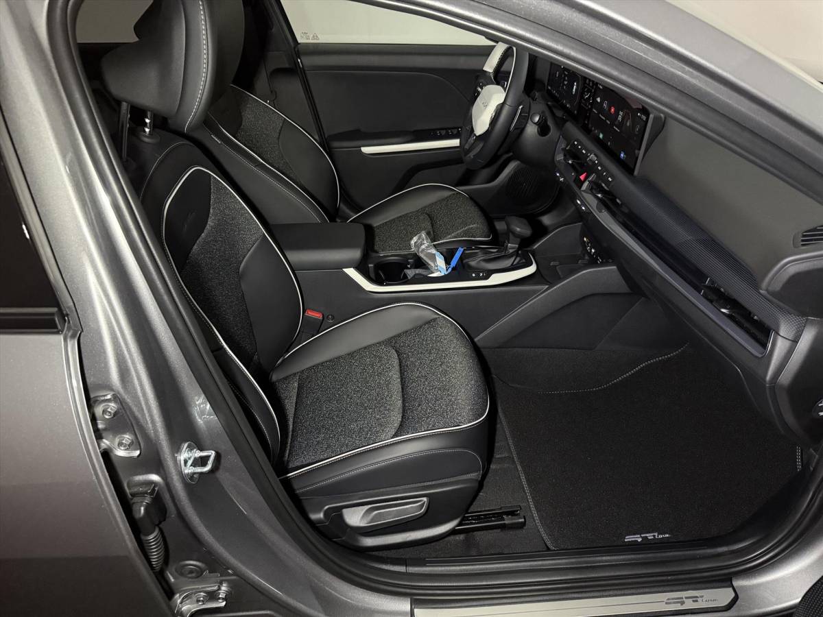 Kia K4 KIA K4 Sportswagon 1.0 T-GDi MHEV 115pk DCT7 GT-Line Launch Edition (schuifdak)