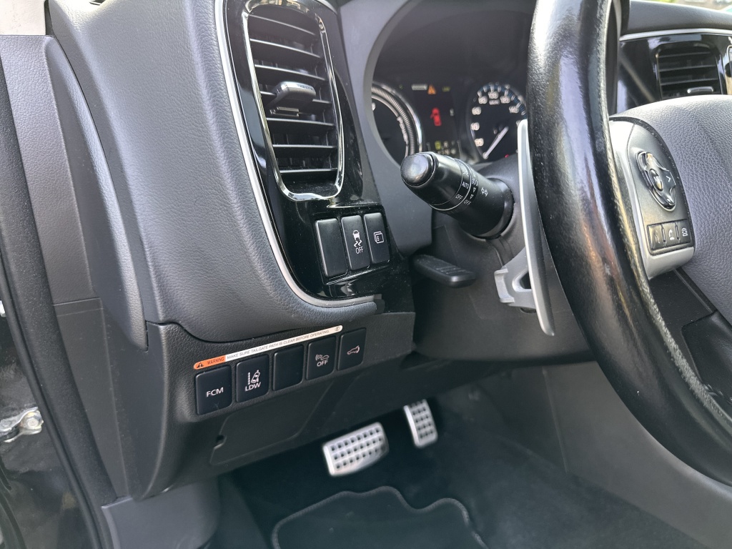 Mitsubishi Outlander Mitsubishi Outlander 2.0 PHEV Leder Panodak Xenon NL Auto NAP Luxe Uitv.