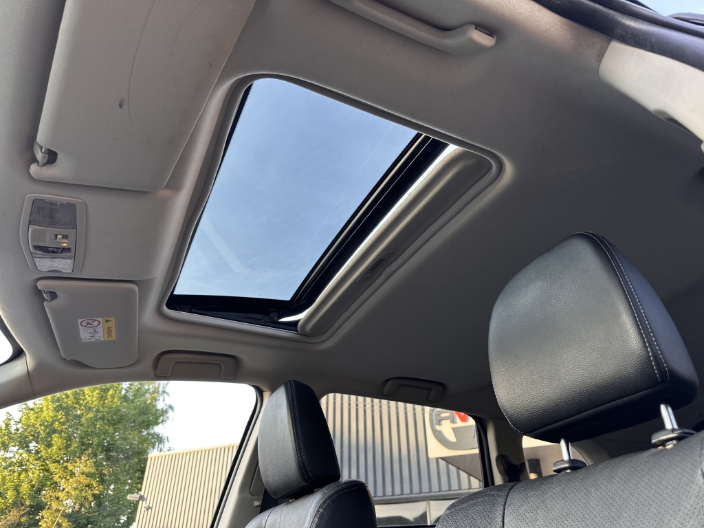 Mitsubishi Outlander Mitsubishi Outlander 2.0 PHEV Leder Panodak Xenon NL Auto NAP Luxe Uitv.
