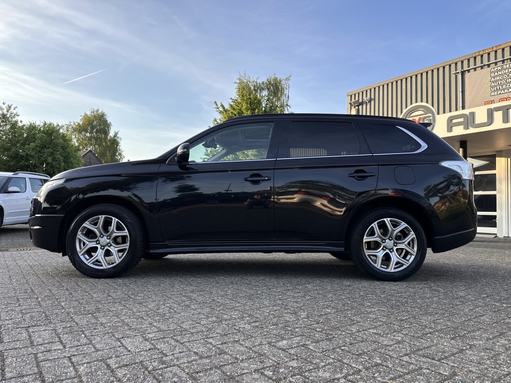 Mitsubishi Outlander Mitsubishi Outlander 2.0 PHEV Leder Panodak Xenon NL Auto NAP Luxe Uitv.