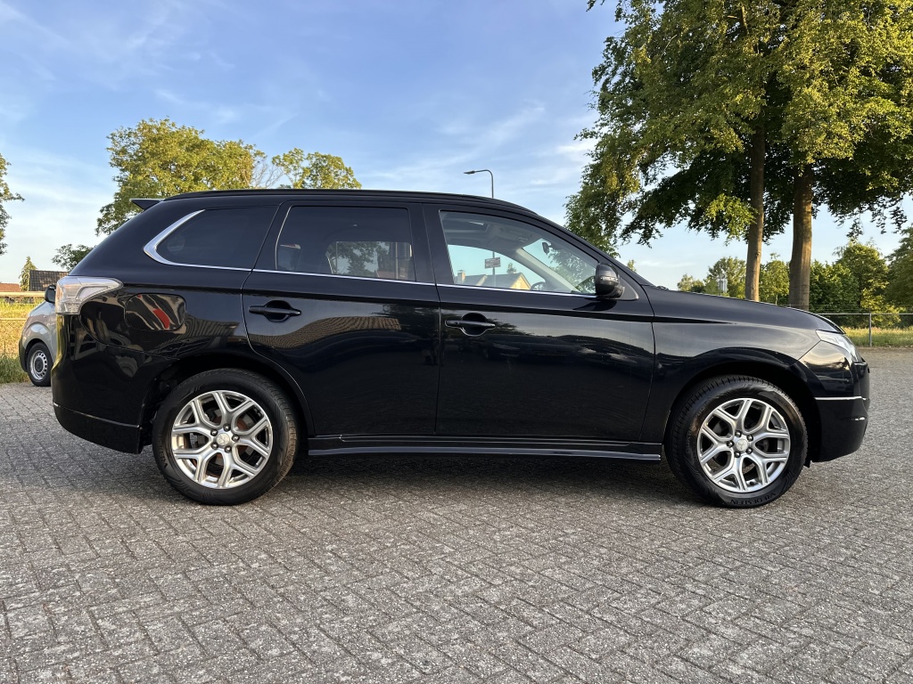 Mitsubishi Outlander Mitsubishi Outlander 2.0 PHEV Leder Panodak Xenon NL Auto NAP Luxe Uitv.