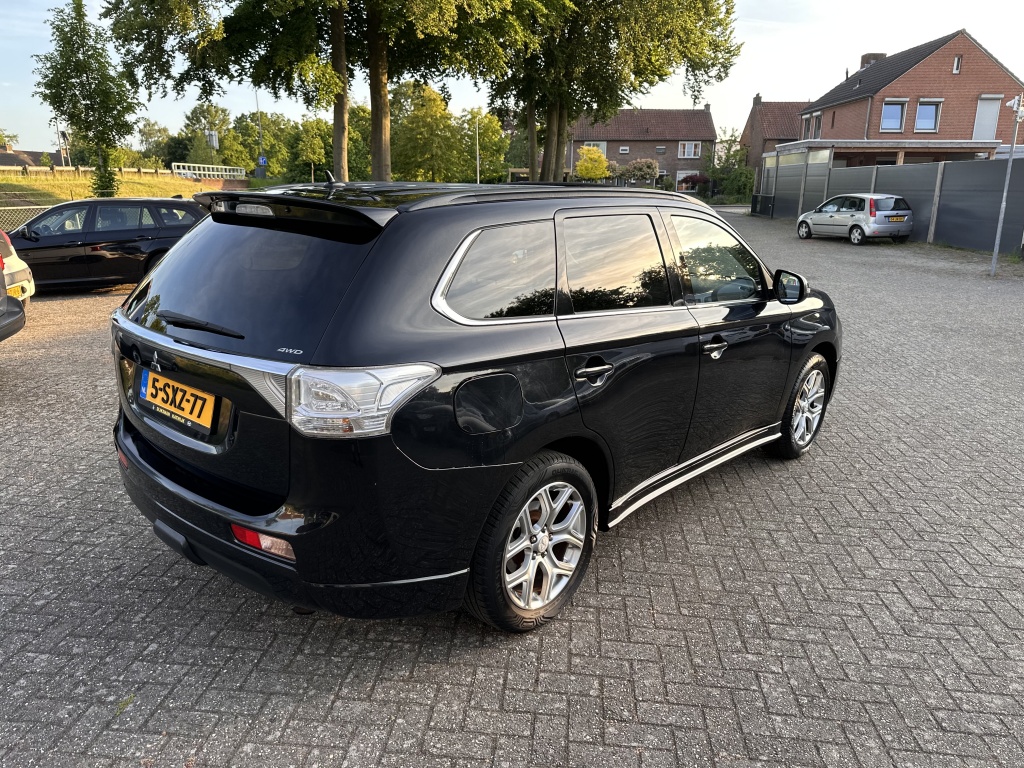 Mitsubishi Outlander Mitsubishi Outlander 2.0 PHEV Leder Panodak Xenon NL Auto NAP Luxe Uitv.