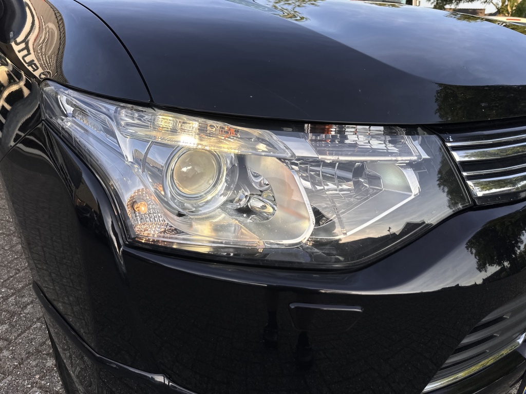 Mitsubishi Outlander Mitsubishi Outlander 2.0 PHEV Leder Panodak Xenon NL Auto NAP Luxe Uitv.