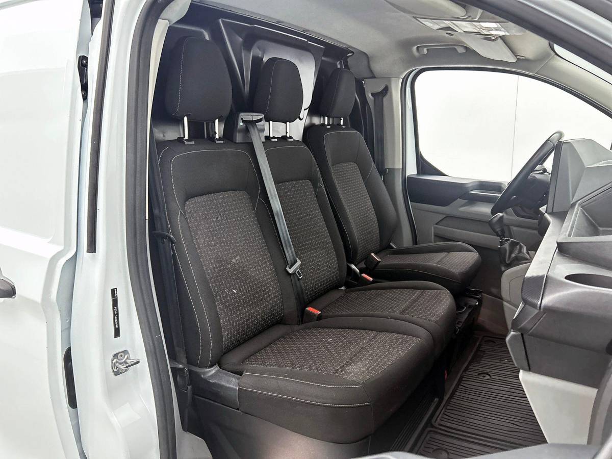 Ford Transit Custom Ford Transit Custom 280 2.0 TDCI L1H1 Trend  Navi Cruise Camera Parkeersensoren Trekhaak