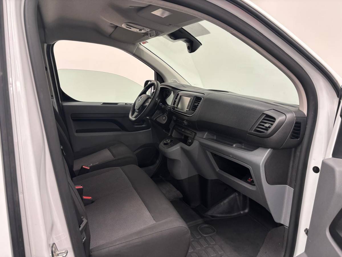 Opel Vivaro Opel Vivaro 2.0 CDTI L3H1 Edition Airco Navigatie Bluetooth Parkeersensoren 3-Zits Camera