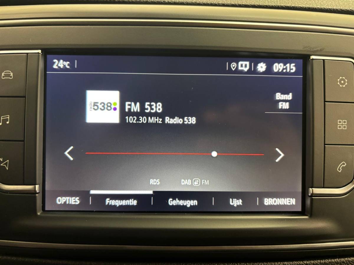 Opel Vivaro Opel Vivaro 2.0 CDTI L3H1 Edition Airco Navigatie Bluetooth Parkeersensoren 3-Zits Camera