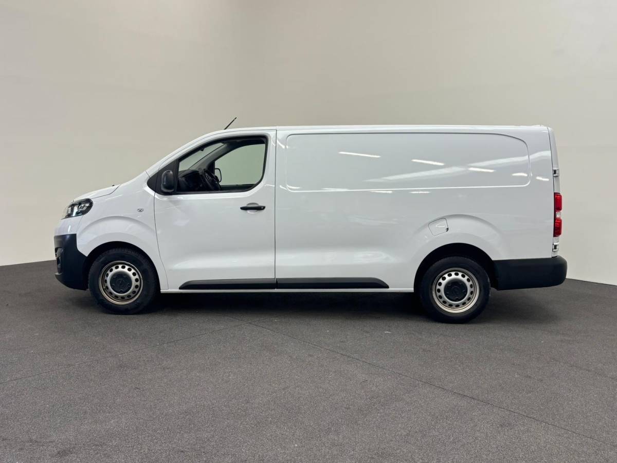 Opel Vivaro Opel Vivaro 2.0 CDTI L3H1 Edition Airco Navigatie Bluetooth Parkeersensoren 3-Zits Camera
