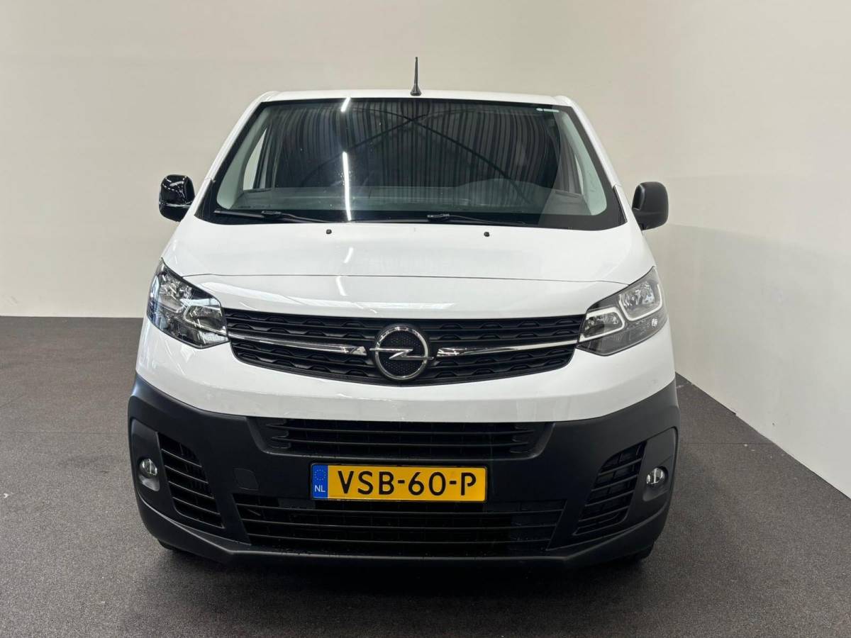 Opel Vivaro Opel Vivaro 2.0 CDTI L3H1 Edition Airco Navigatie Bluetooth Parkeersensoren 3-Zits Camera