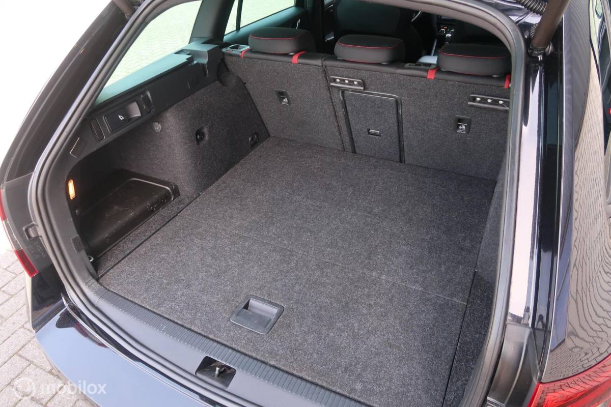 Škoda Octavia Skoda Octavia Combi 2.0 TSI RS 245 PANODAK,CANTON AUDIO,ACC