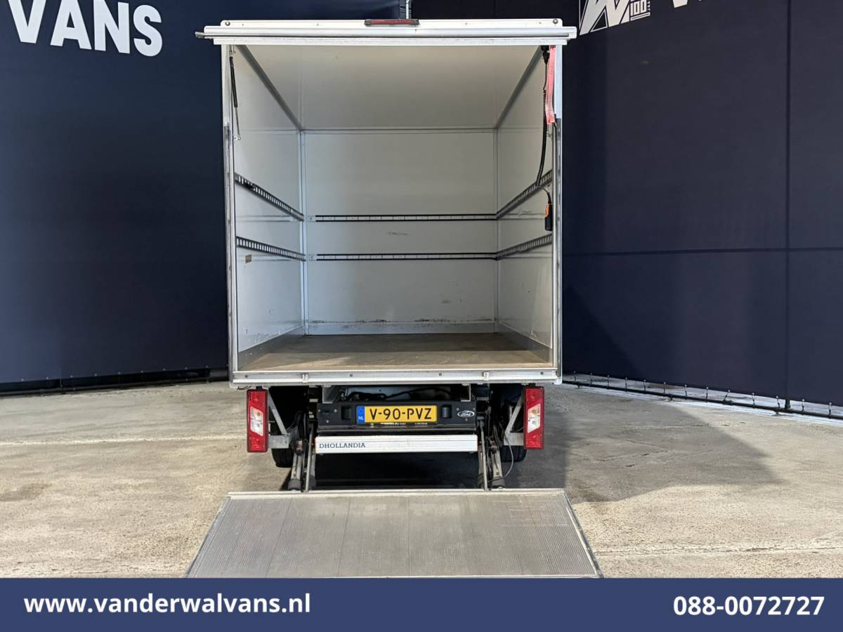 Ford Transit Ford Transit 2.0 TDCI 130pk Bakwagen Laadklep Euro6 Airco | Cruisecontrol | Verwarmde Voorruit | 1040 kg laadvermogen Bijrijdersbank