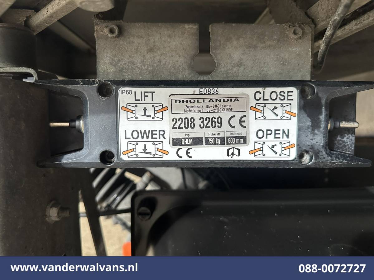 Ford Transit Ford Transit 2.0 TDCI 130pk Bakwagen Laadklep Euro6 Airco | Cruisecontrol | Verwarmde Voorruit | 1040 kg laadvermogen Bijrijdersbank