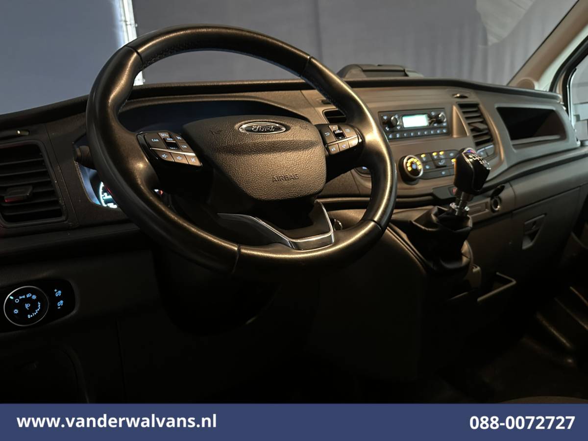 Ford Transit Ford Transit 2.0 TDCI 130pk Bakwagen Laadklep Euro6 Airco | Cruisecontrol | Verwarmde Voorruit | 1040 kg laadvermogen Bijrijdersbank