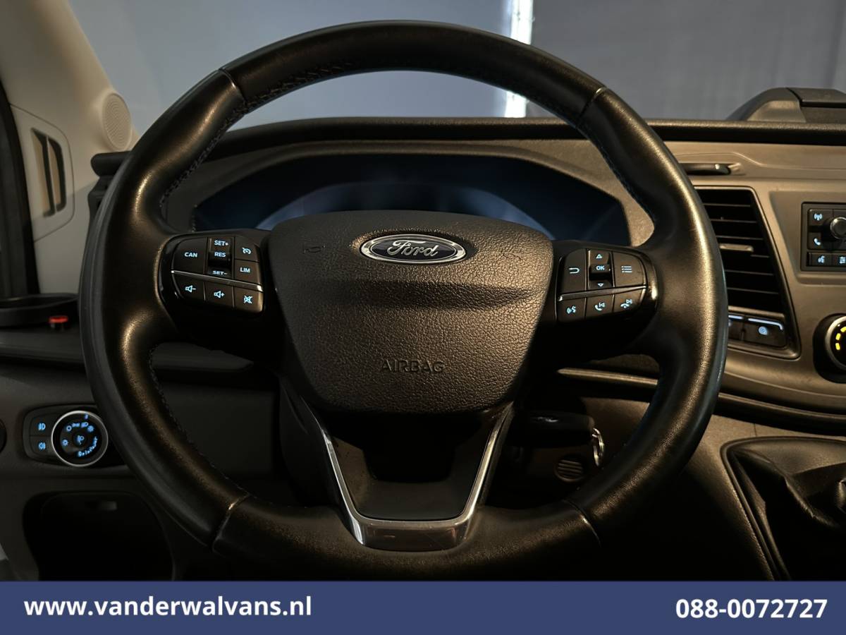 Ford Transit Ford Transit 2.0 TDCI 130pk Bakwagen Laadklep Euro6 Airco | Cruisecontrol | Verwarmde Voorruit | 1040 kg laadvermogen Bijrijdersbank