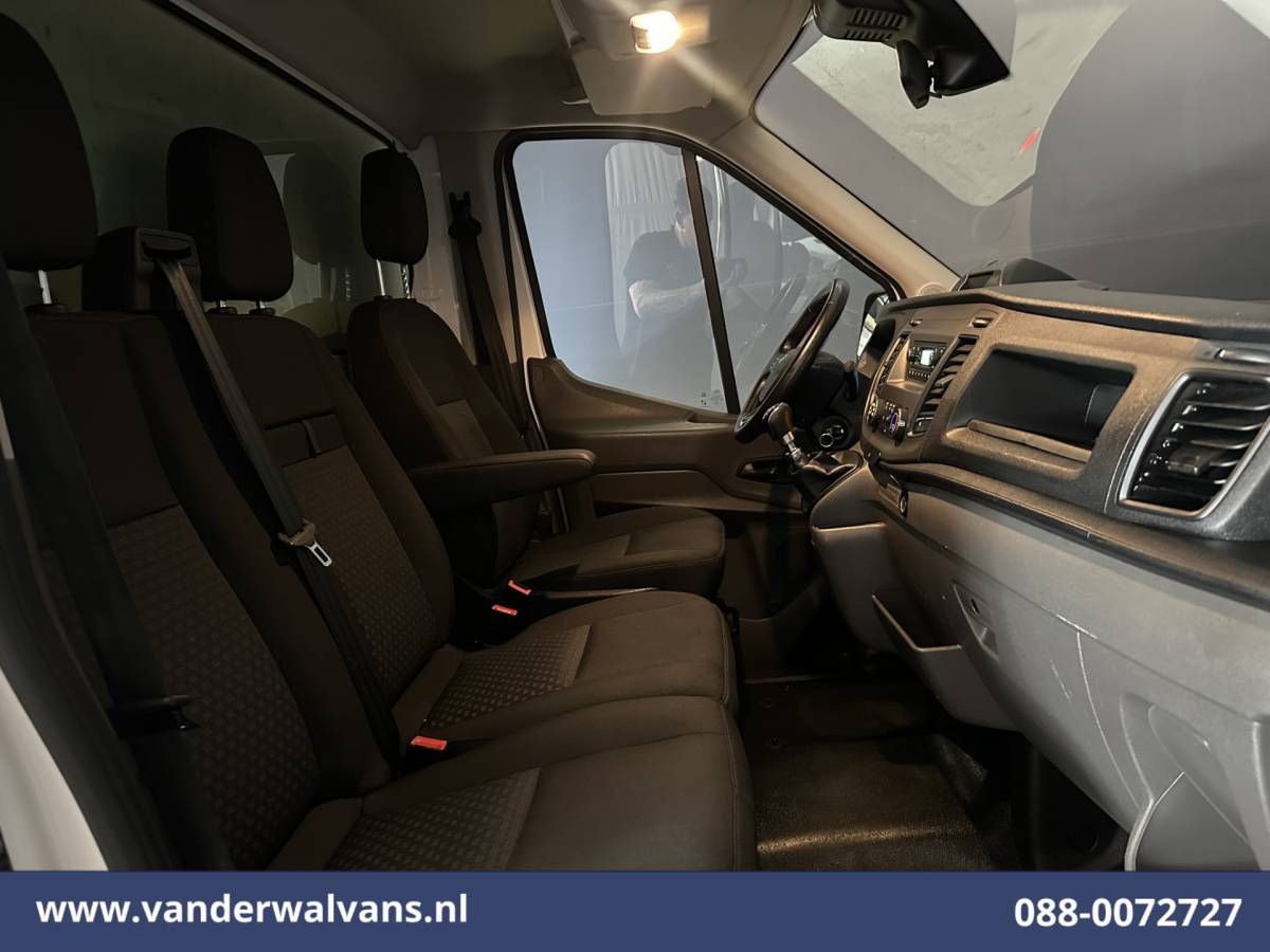 Ford Transit Ford Transit 2.0 TDCI 130pk Bakwagen Laadklep Euro6 Airco | Cruisecontrol | Verwarmde Voorruit | 1040 kg laadvermogen Bijrijdersbank
