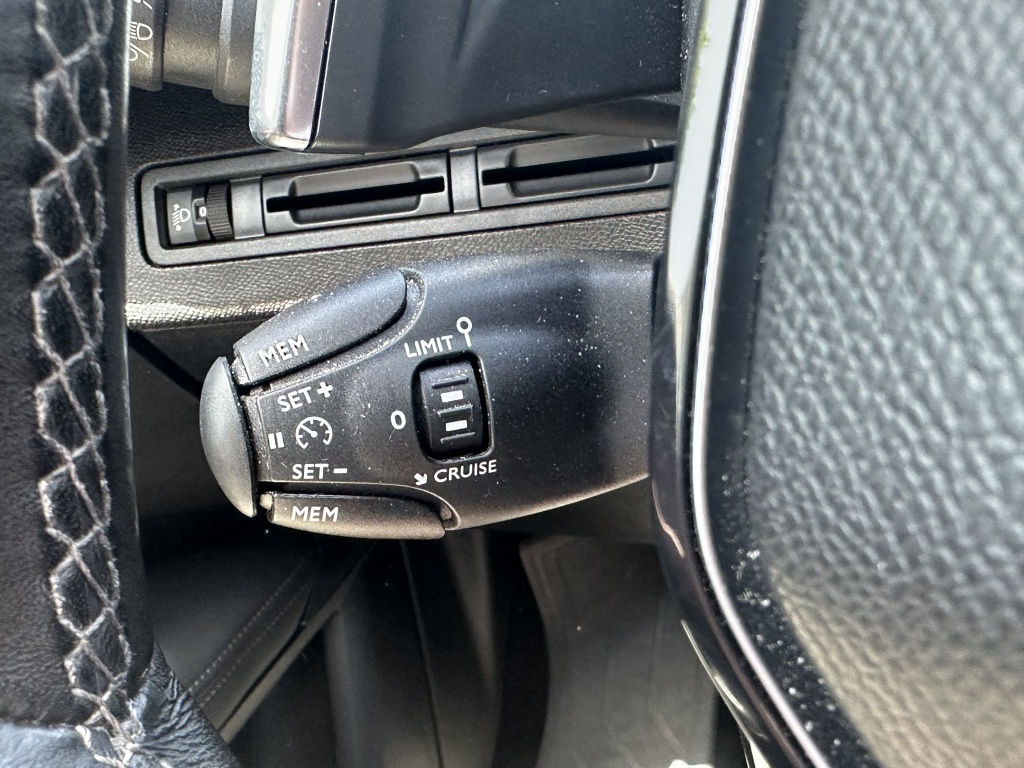 Peugeot 3008 Peugeot 3008 1.2 Allure | Leder | Stoelverwarming | Elektrische Stoelen |