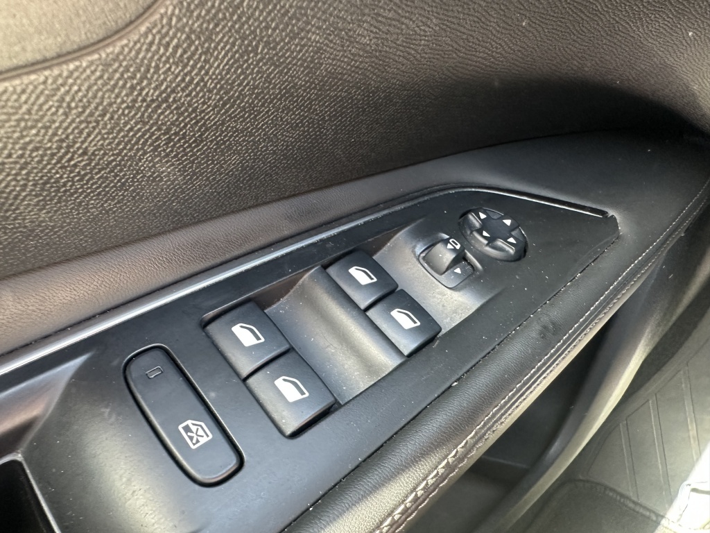 Peugeot 3008 Peugeot 3008 1.2 Allure | Leder | Stoelverwarming | Elektrische Stoelen |