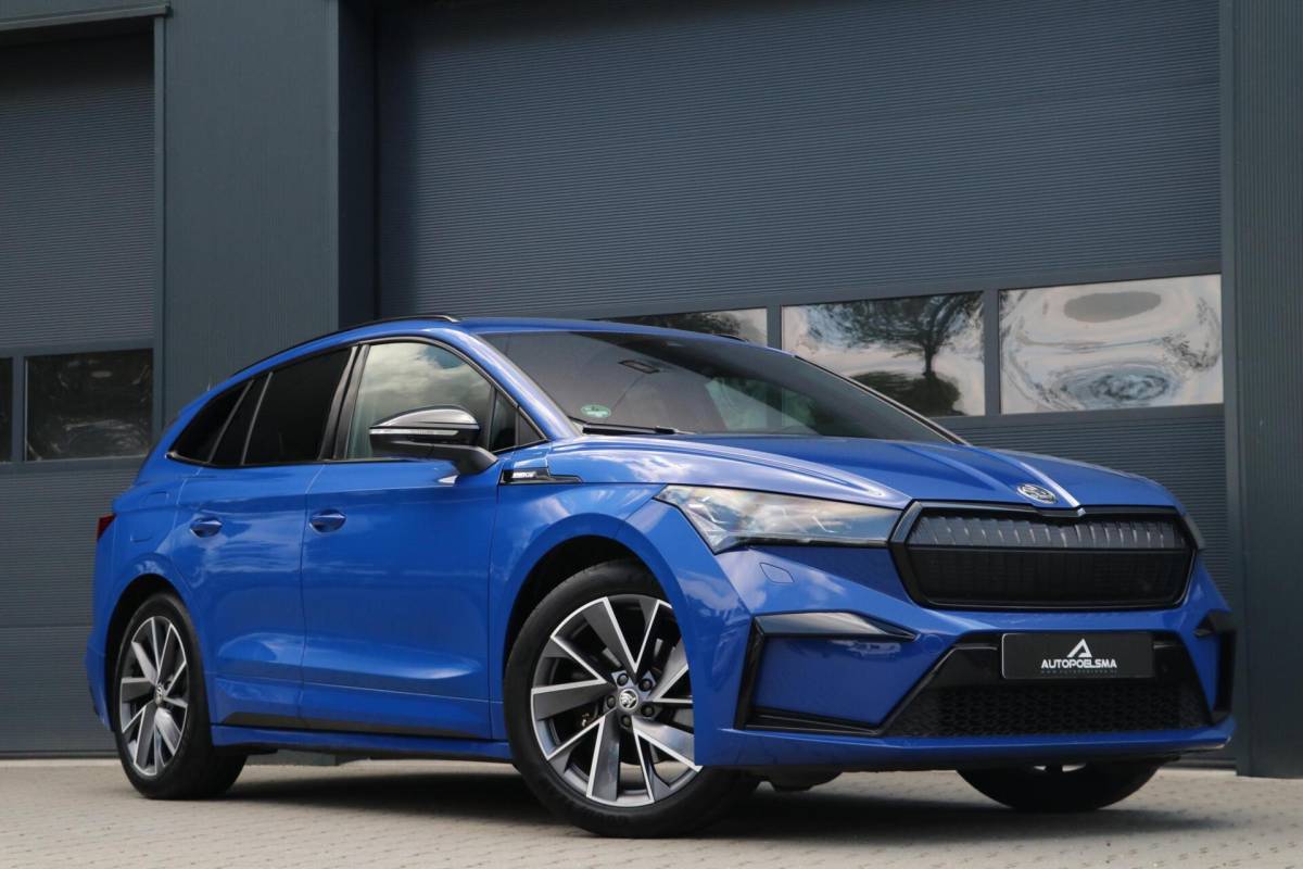 Škoda Enyaq iV Skoda Enyaq iV 60 180PK |SPORTLINE| AdaptiveCruise AppleCarplay Sportzetels Stoel/stuur verwarming Camera 111000KM BJ2021