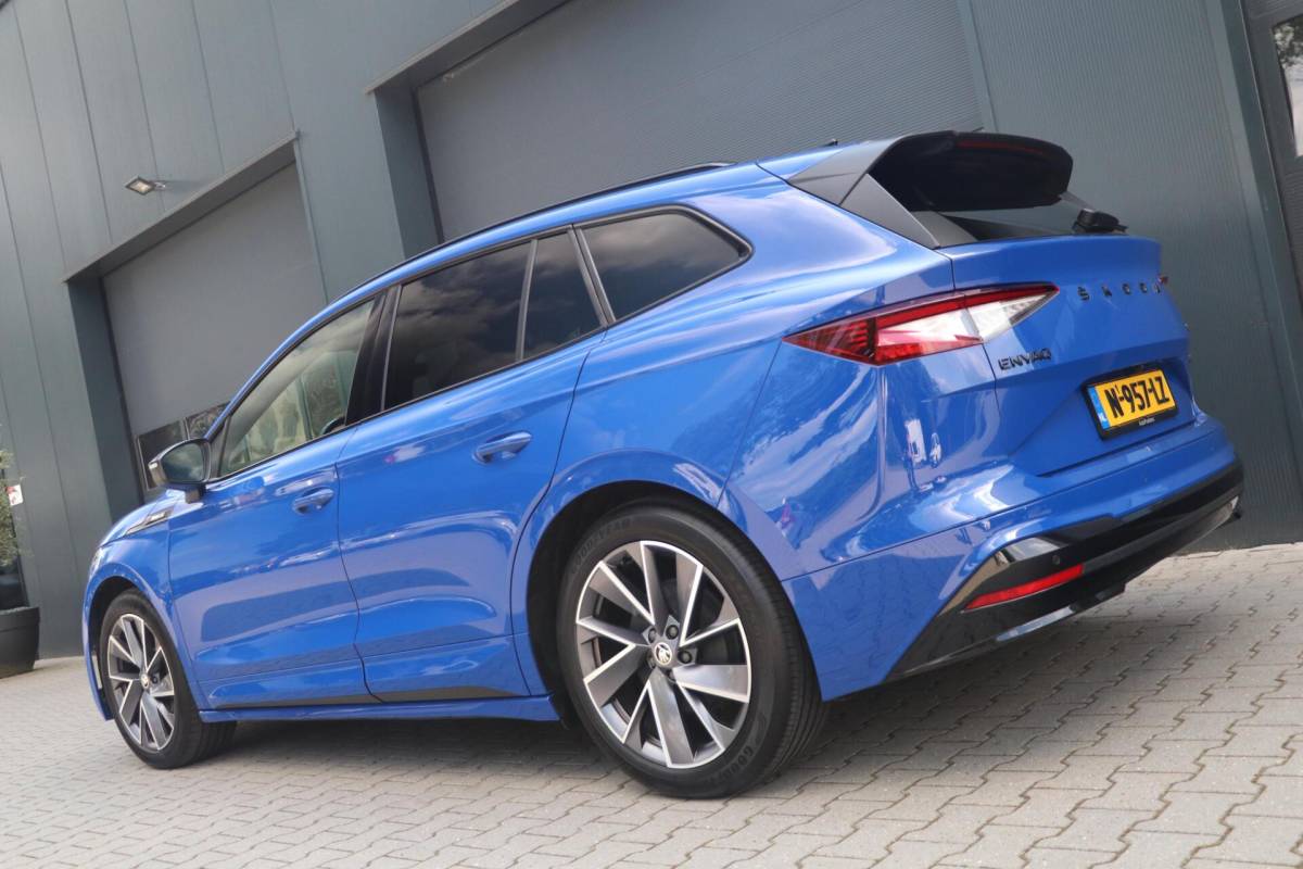 Škoda Enyaq iV Skoda Enyaq iV 60 180PK |SPORTLINE| AdaptiveCruise AppleCarplay Sportzetels Stoel/stuur verwarming Camera 111000KM BJ2021