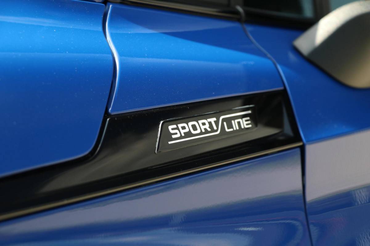 Škoda Enyaq iV Skoda Enyaq iV 60 180PK |SPORTLINE| AdaptiveCruise AppleCarplay Sportzetels Stoel/stuur verwarming Camera 111000KM BJ2021