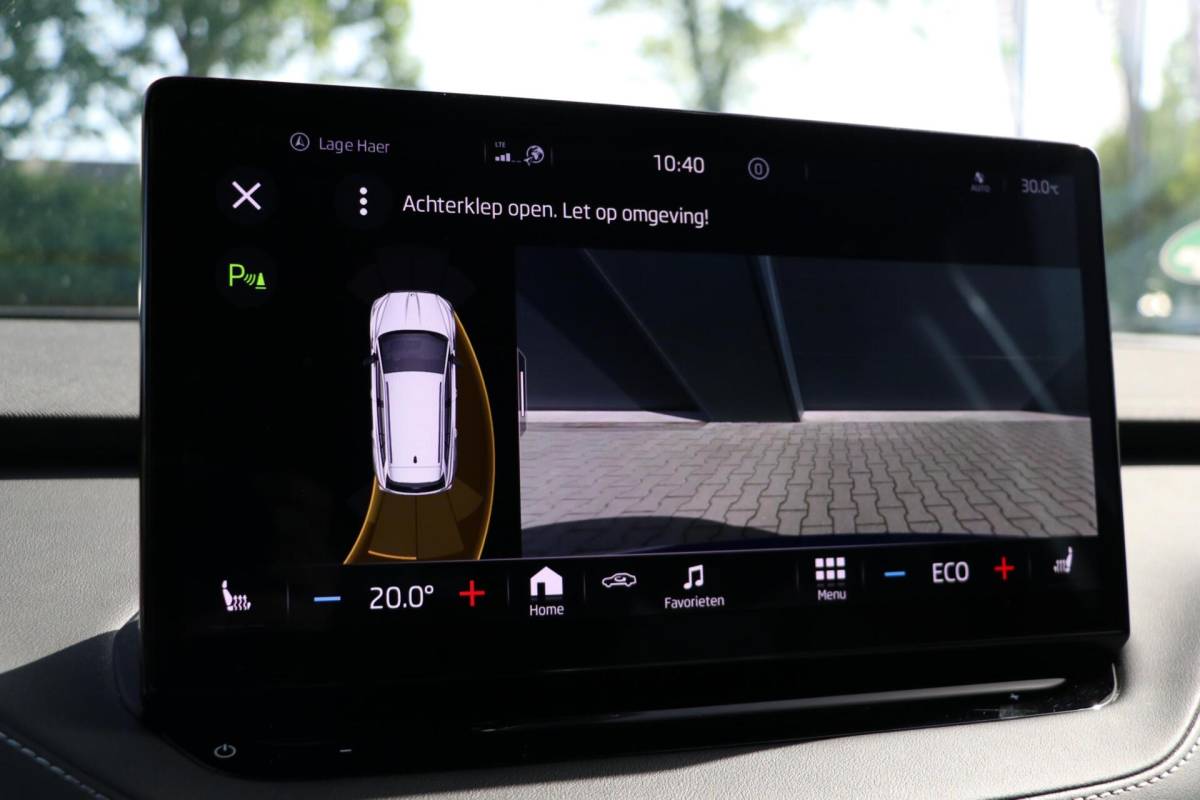 Škoda Enyaq iV Skoda Enyaq iV 60 180PK |SPORTLINE| AdaptiveCruise AppleCarplay Sportzetels Stoel/stuur verwarming Camera 111000KM BJ2021