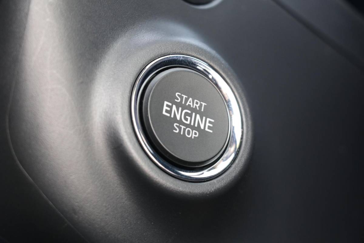 Škoda Enyaq iV Skoda Enyaq iV 60 180PK |SPORTLINE| AdaptiveCruise AppleCarplay Sportzetels Stoel/stuur verwarming Camera 111000KM BJ2021