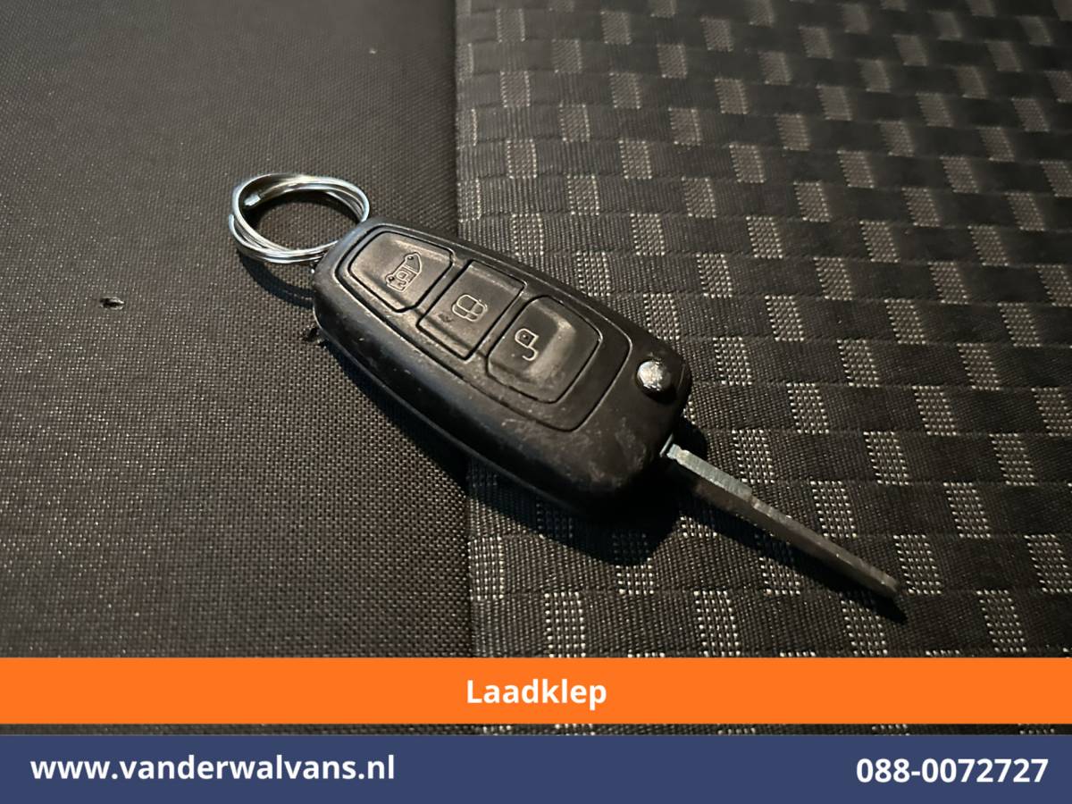 Ford Transit Ford Transit 2.0 TDCI 130pk Bakwagen Laadklep Euro6 Airco | 1040kg laadvermogen | Cruisecontrol | Verwarmde Voorruit Bijrijdersbank