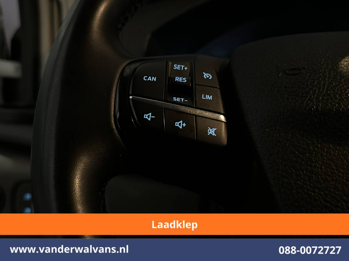 Ford Transit Ford Transit 2.0 TDCI 130pk Bakwagen Laadklep Euro6 Airco | 1040kg laadvermogen | Cruisecontrol | Verwarmde Voorruit Bijrijdersbank