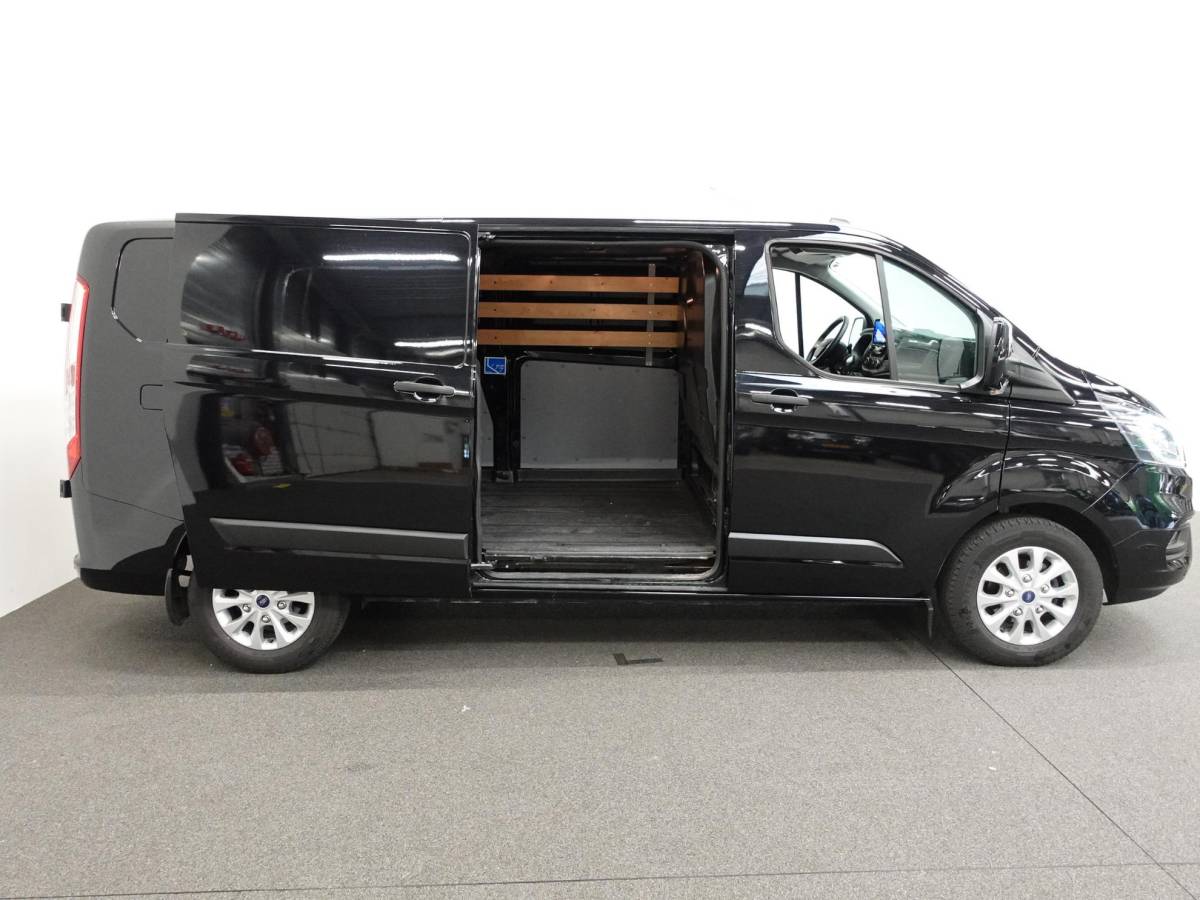 Ford Transit Custom Ford Transit Custom 300 2.0 TDCI L2H1 Trend Automaat Airco Navigatie Cruisecontrol Camera Parkeersensoren