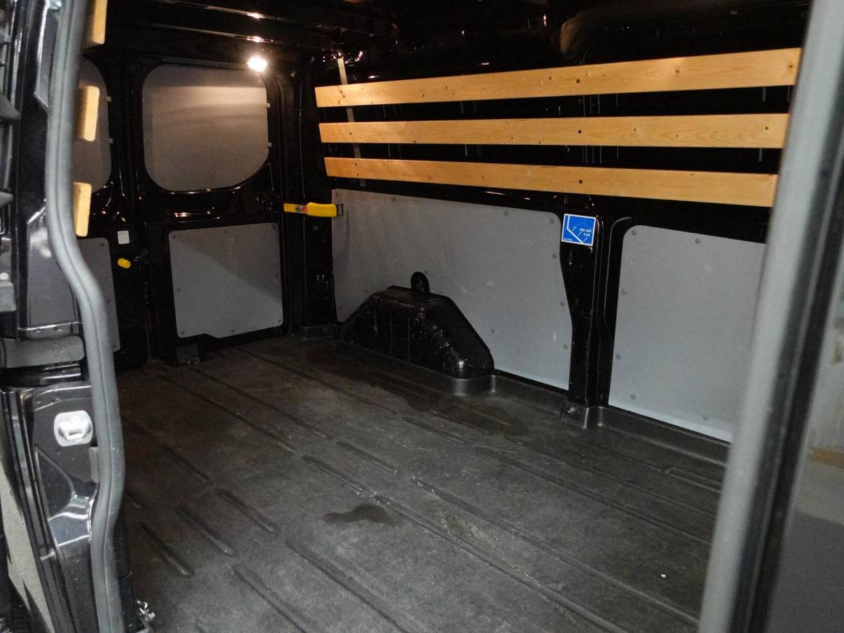 Ford Transit Custom Ford Transit Custom 300 2.0 TDCI L2H1 Trend Automaat Airco Navigatie Cruisecontrol Camera Parkeersensoren